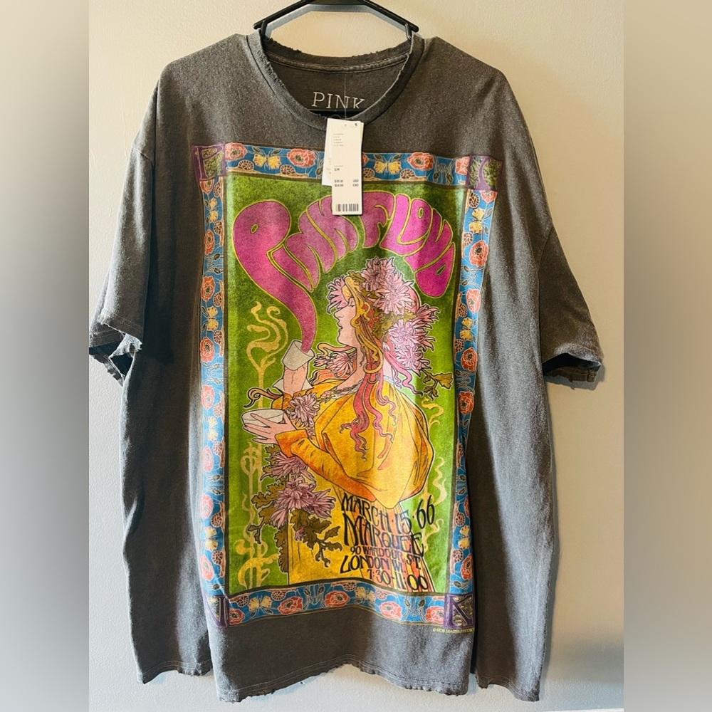 New with tags!!! Urban Outfitters T-shirt